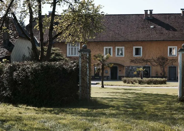 Schloss Pesenbach Im Freizeitland Lejlighed *